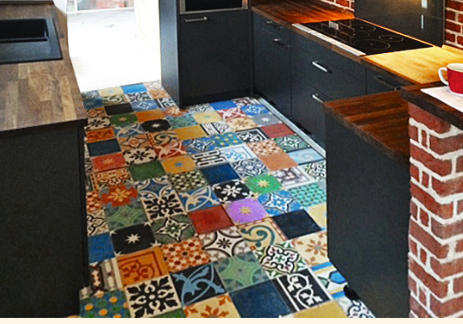 Zementfliesen Patchwork als Fliesenboden in der Küche  • Kundenfoto