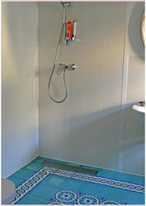 Geölte Zementfliesen in der Dusche • Kundenfoto