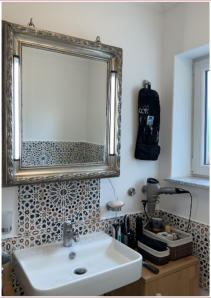 Andalusische Fliese im Bad. Fliesenspiegel • Kundenfoto